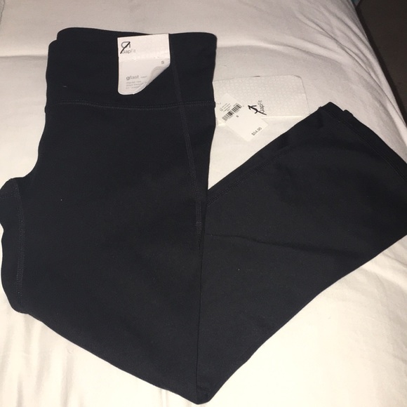 GAP Pants - Gap fit leggings Capri NWT